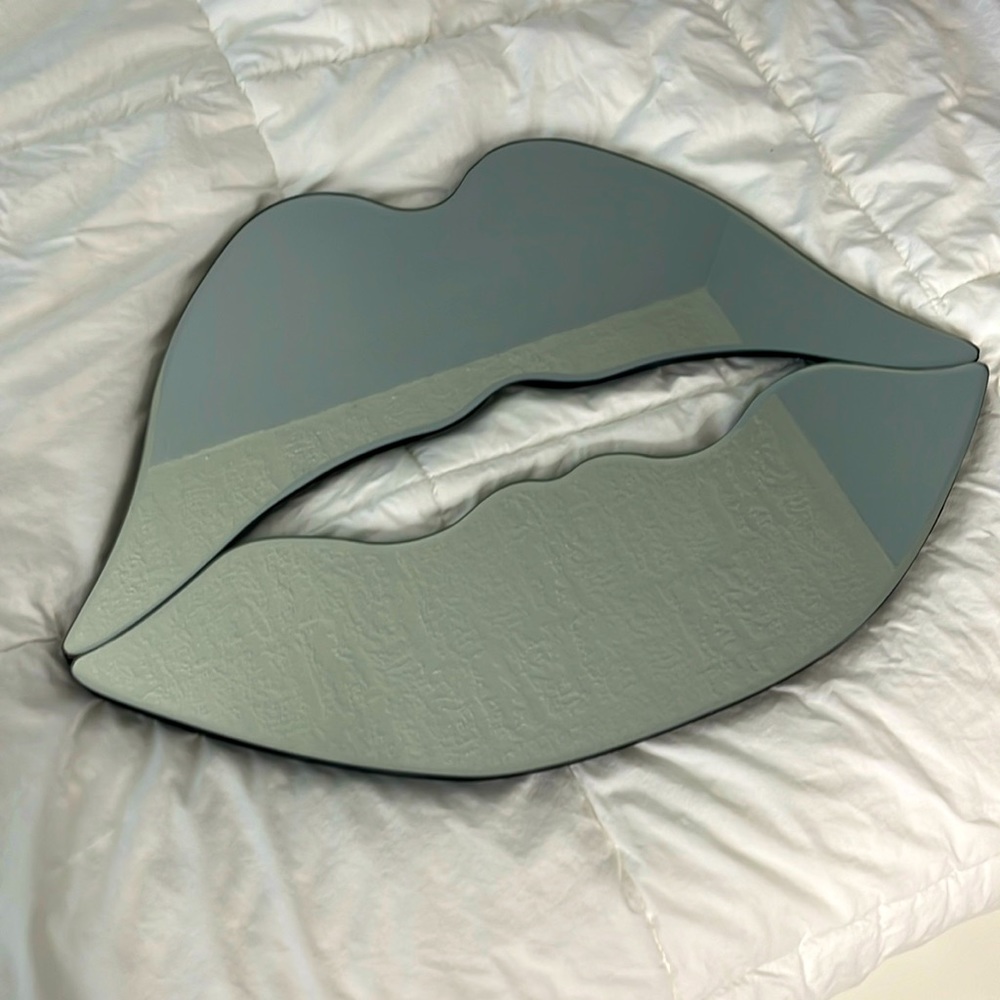 Lip Beauty Mirror